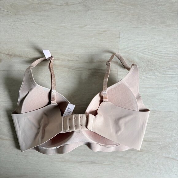 Victoria's Secret Bare Wireless Push Up Comfort Bra NWT Size Medium - Picture 5 of 7